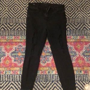 TORRID Sky-high Skinny Ripped 18T